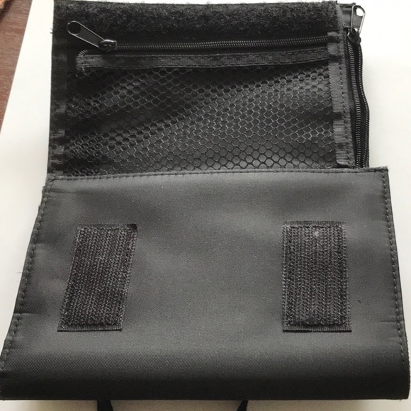 Samsonite Trifold Adjustable Crossbody Wallet - Picture 8 of 8